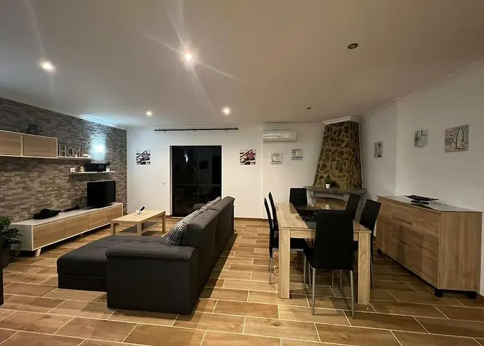 別荘 Quinta Vita- Laranja アルマンシル